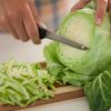 自炊初心者におすすめのキャベツ活用法と野菜の切り方を紹介