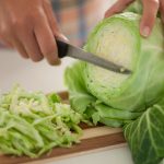 自炊初心者におすすめのキャベツ活用法と野菜の切り方を紹介