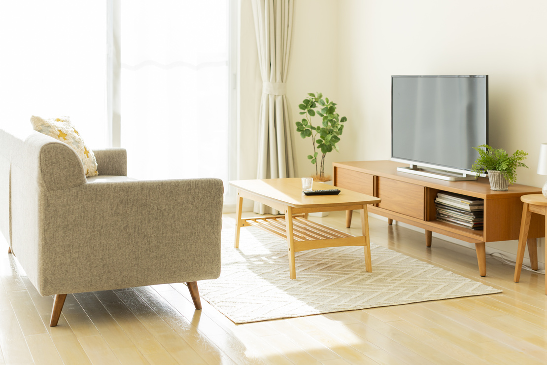一人暮らしのテレビ配置やソファとの距離、配線のコツを紹介