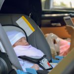 新生児用ベビーシートと乳児・幼児兼用チャイルドシートの違いやおすすめの選び方