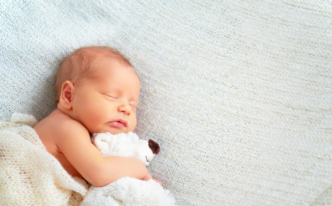 生後1ヶ月の赤ちゃんの特徴や成長の目安