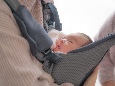首すわり前の赤ちゃん・新生児から使える抱っこ紐の選び方やおすすめ